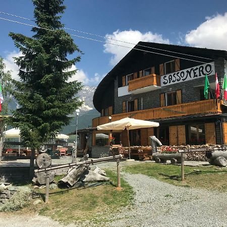 Sasso Nero Hotel Киеза ин Валмаленко Екстериор снимка