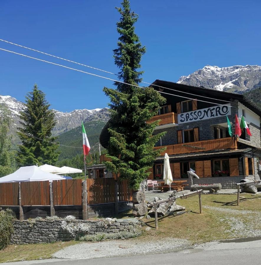 Sasso Nero Hotel Киеза ин Валмаленко Екстериор снимка