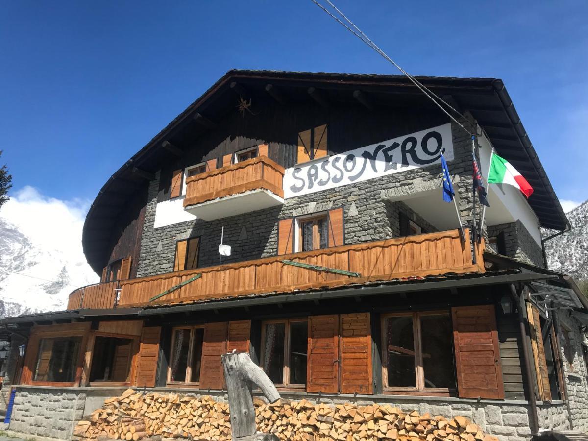 Sasso Nero Hotel Киеза ин Валмаленко Екстериор снимка