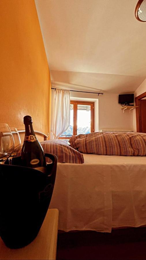 Sasso Nero Hotel Киеза ин Валмаленко Екстериор снимка