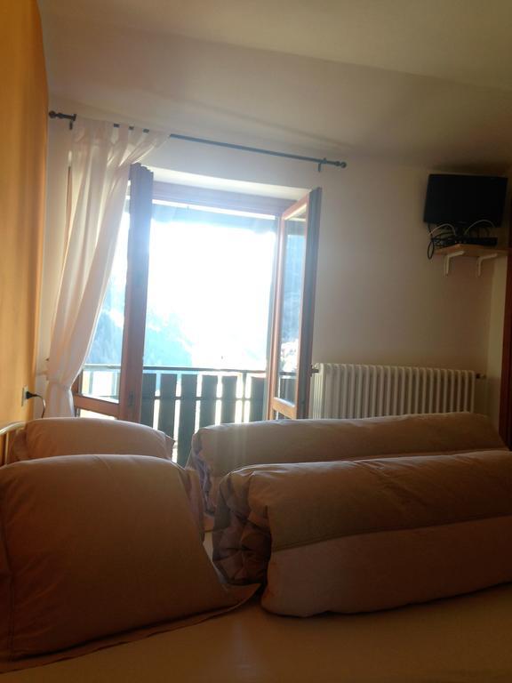 Sasso Nero Hotel Киеза ин Валмаленко Екстериор снимка