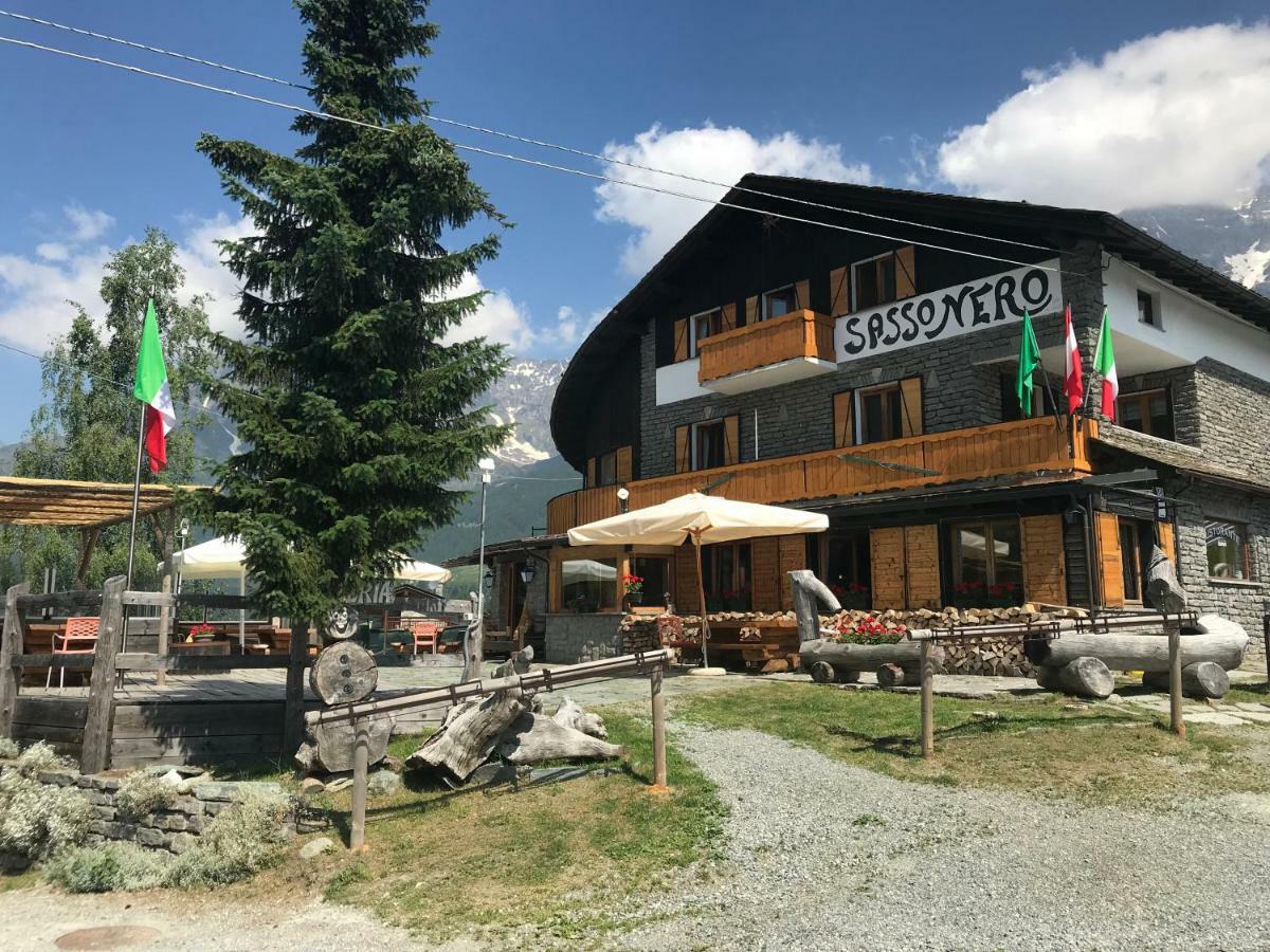 Sasso Nero Hotel Киеза ин Валмаленко Екстериор снимка